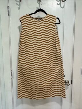 Marimekko x Uniqlo Sleeveless Wave-Stripe Midi Dress in Tan and Cream